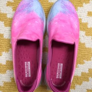 Woman’s Skechers Go Walk Shoes